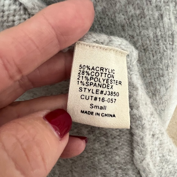 Grey cardigan sweater with fringe small - Picture 4 of 8